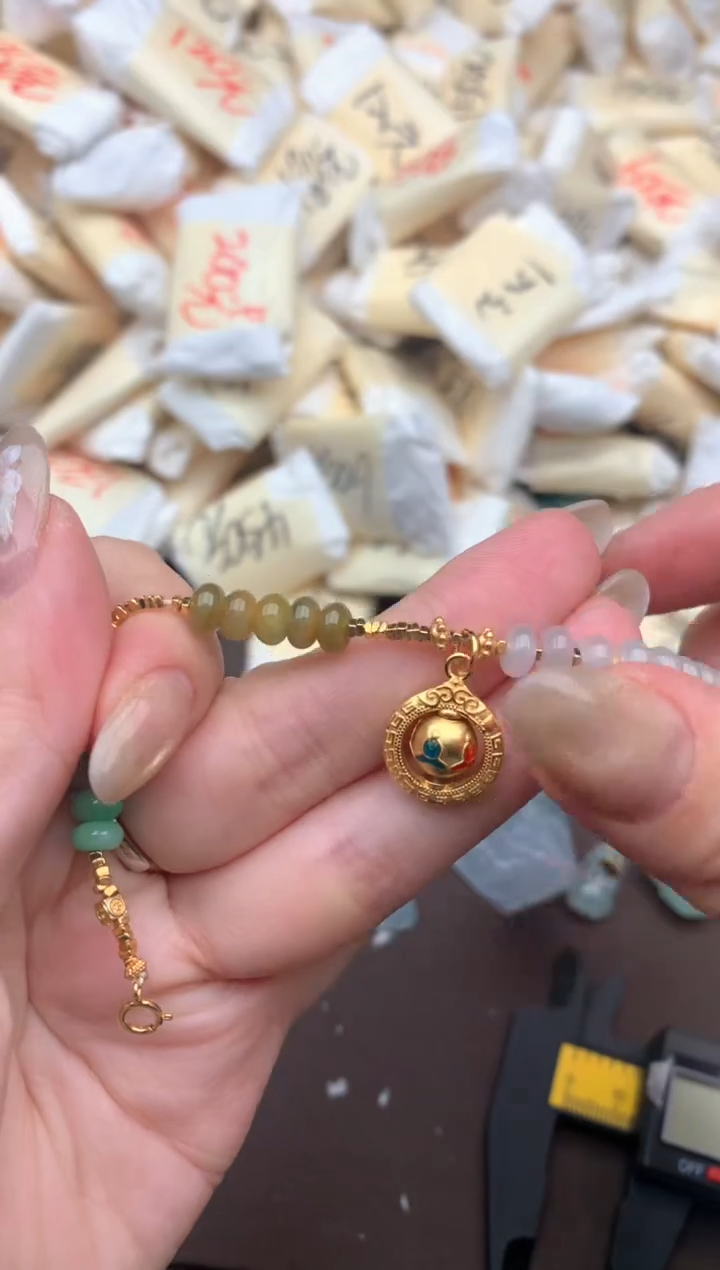 【闪购商品】翡翠挂件未镶嵌— 