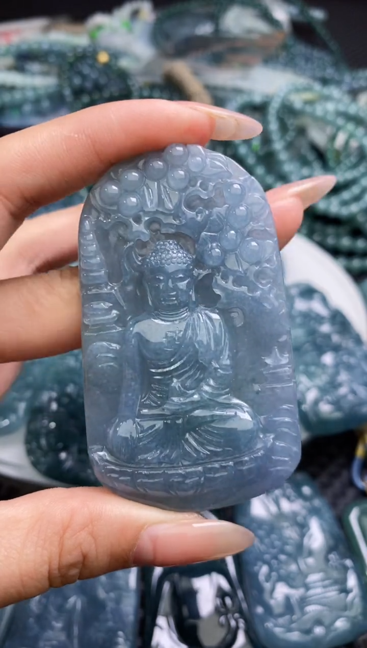 【闪购商品】翡翠颈饰未镶嵌           