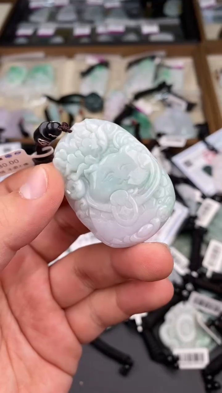 【闪购商品】翡翠颈饰未镶嵌天然翡翠，一物一图