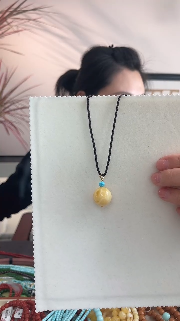 琥珀吊坠(赠链)18K金镶嵌蜜蜡圆珠吊坠