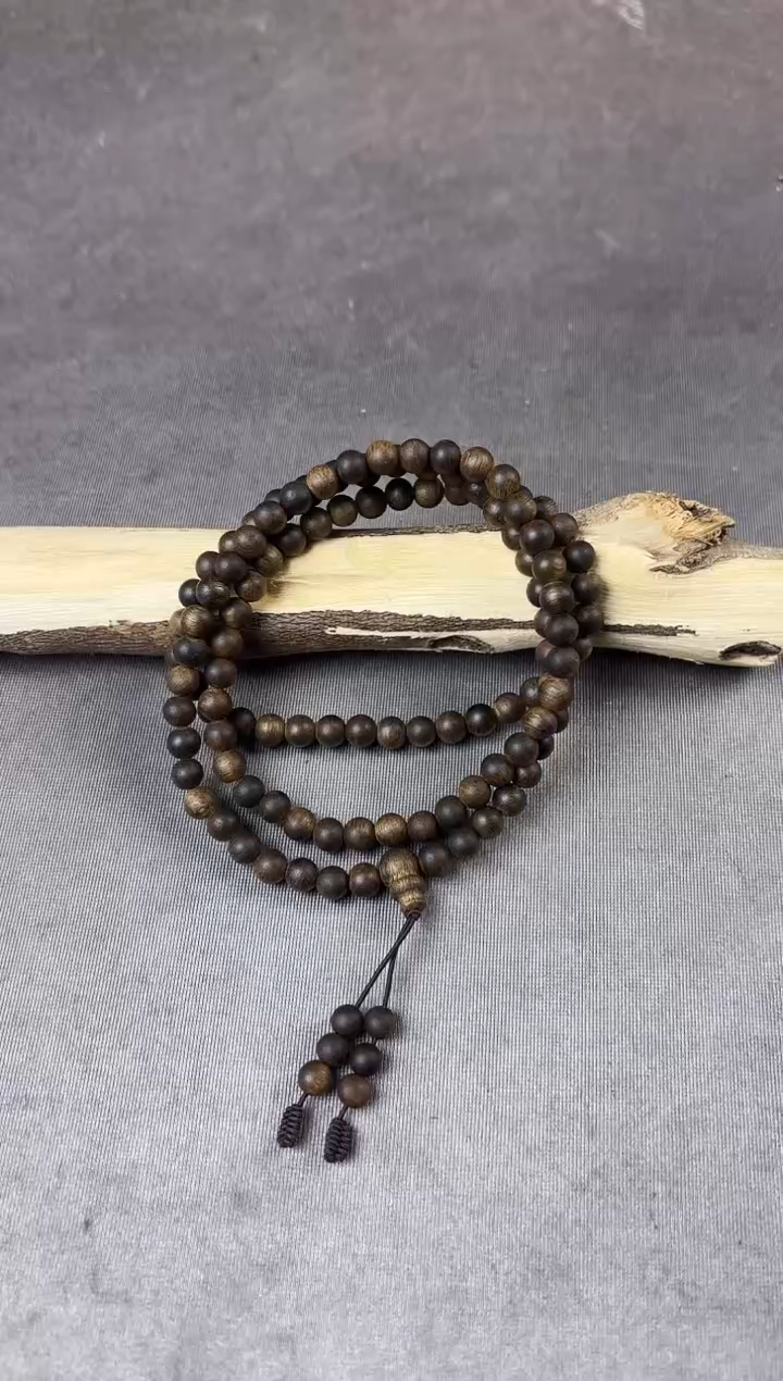 沉香沉香碎屑+老白奇红土06圆珠多圈沉18克+多样性发一