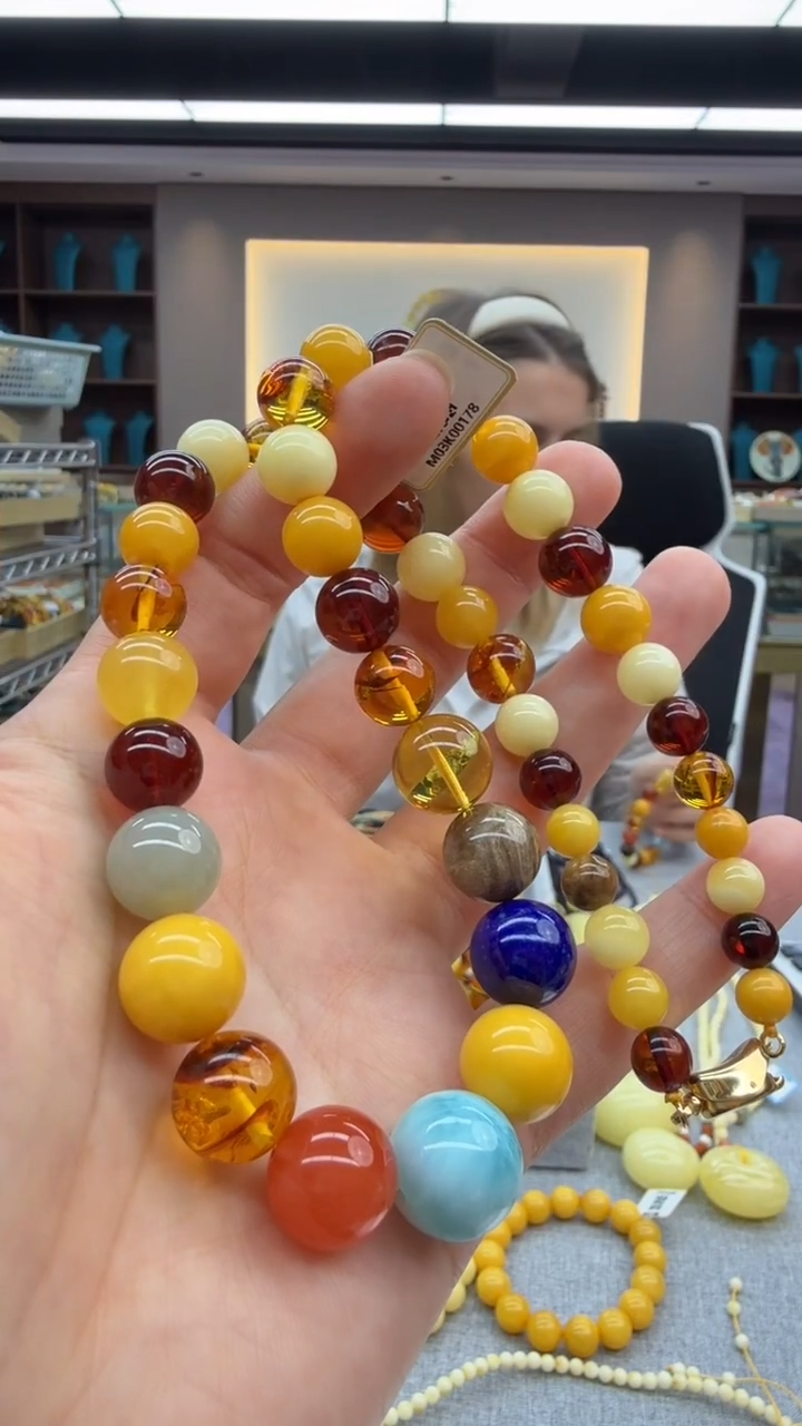 琥珀颈饰未镶嵌57秒拍号 假一罚三