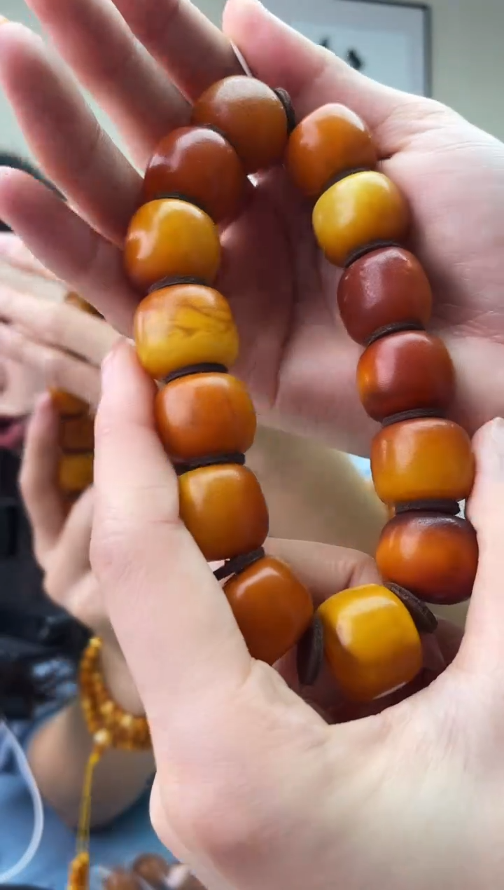 琥珀未镶嵌珠宝奇石T0微瑕假一罚十，多样性发一件