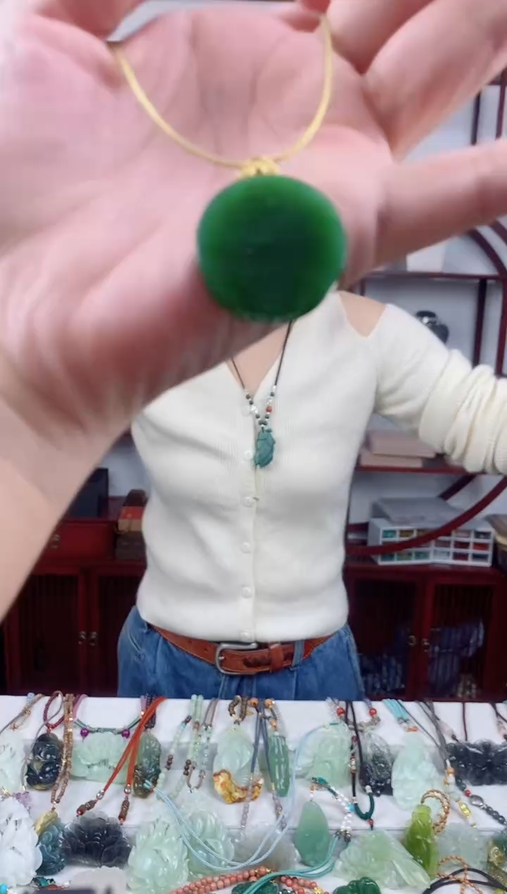 颈饰未镶嵌和田玉圆牌