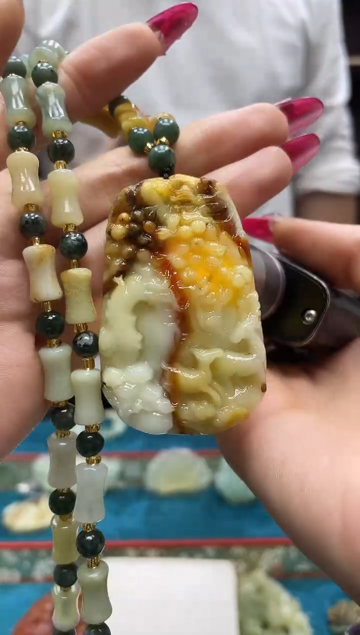 未镶嵌岫玉吊坠·