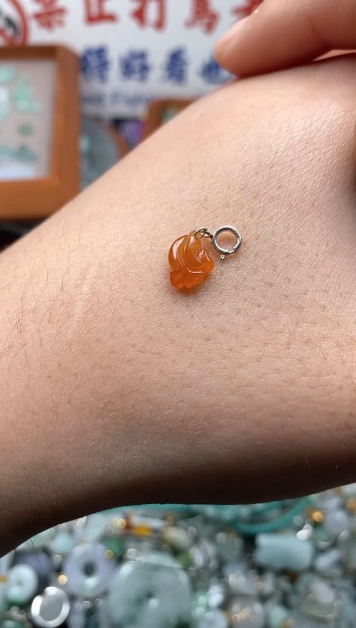 【闪购商品】翡翠颈饰未镶嵌哥哥