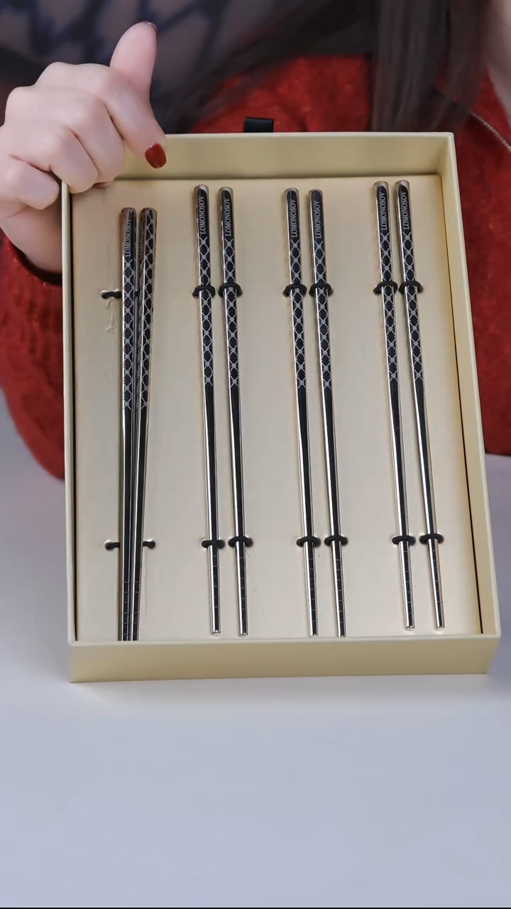 每天早上六点（俄皇 筷子 ）