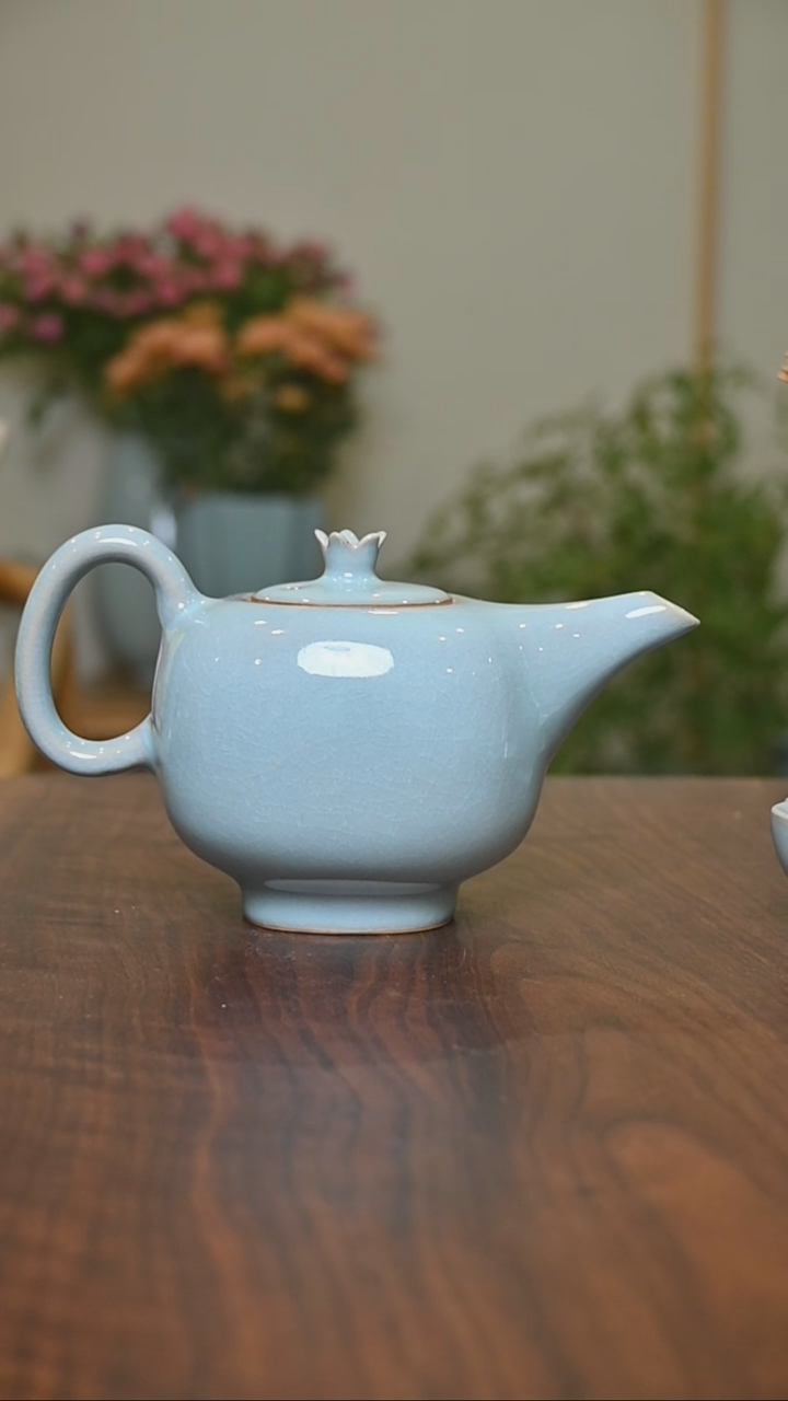 其他锦年石榴壶380毫升 微瑕 天青釉 无款