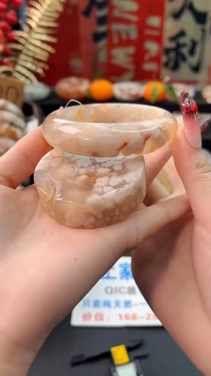 【闪购商品】石英质玉手镯未镶嵌赠送镯心（58圈口