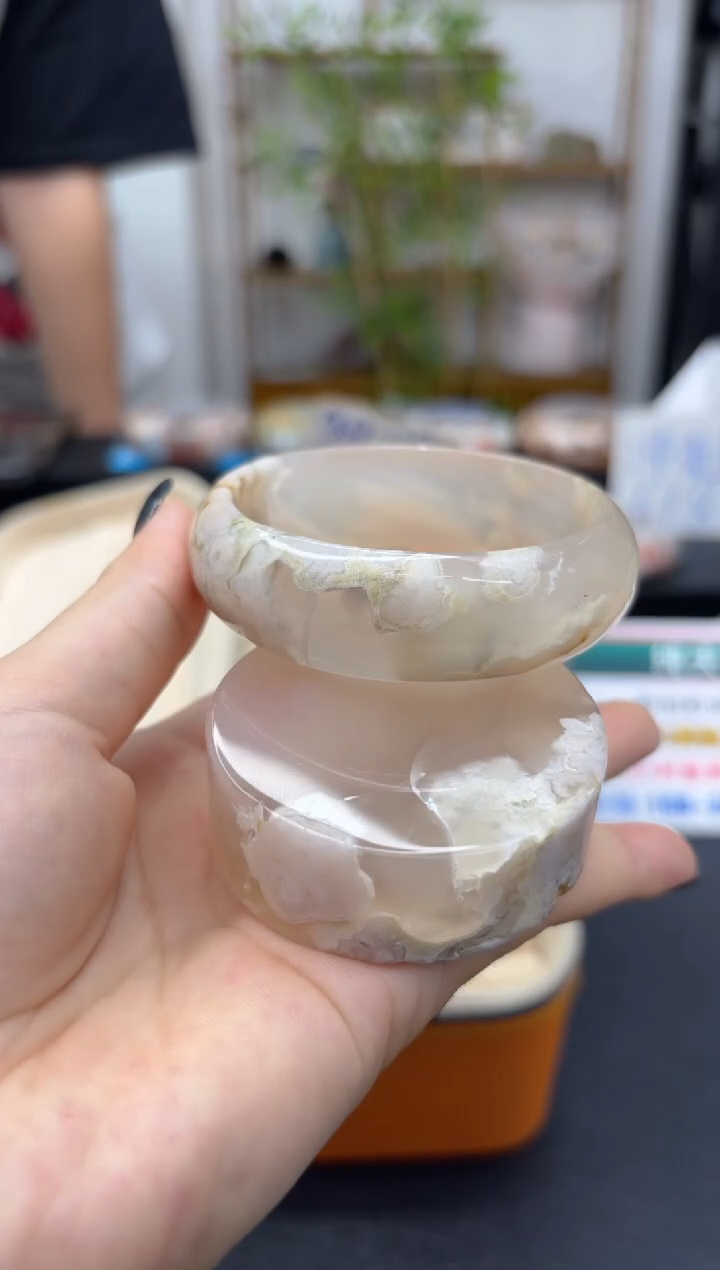 石英质玉手镯未镶嵌C689(55圈赠送镯心)