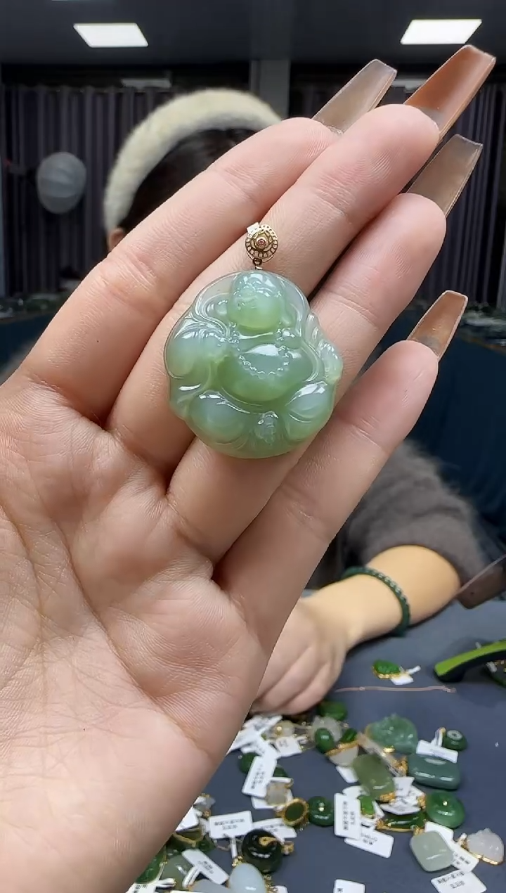 【闪购商品】和田玉挂件18K金镶嵌1