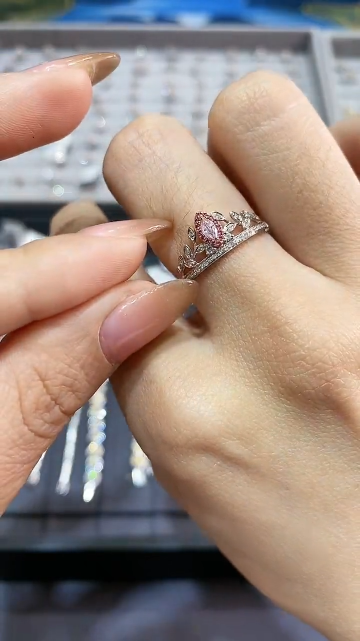 【闪购商品】钻石戒指/指环18K金镶嵌戒指