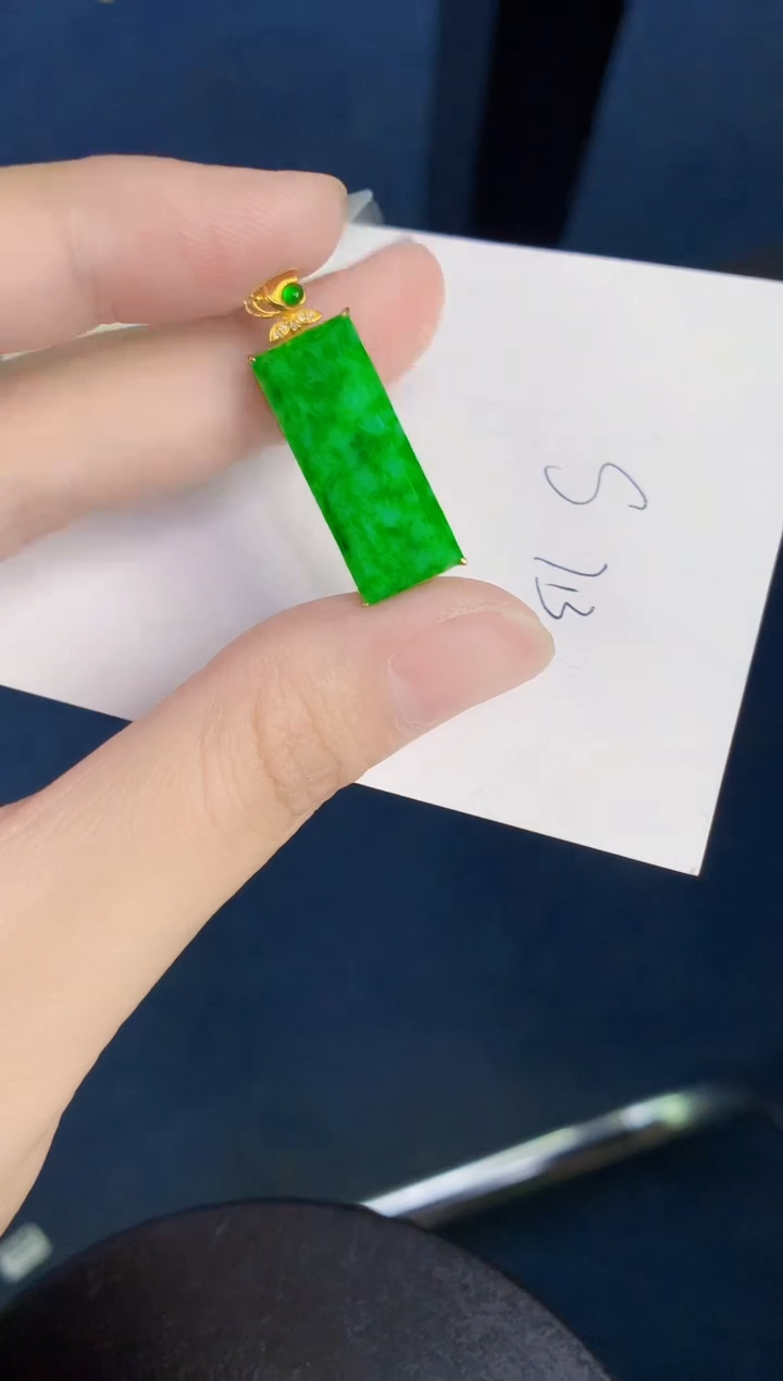 翡翠18K金镶嵌颈饰天然翡翠缅甸A货