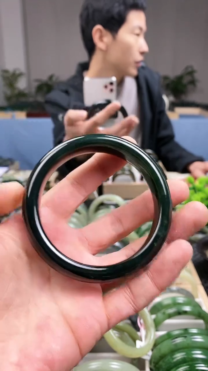 【闪购商品】和田玉手镯未镶嵌63.7