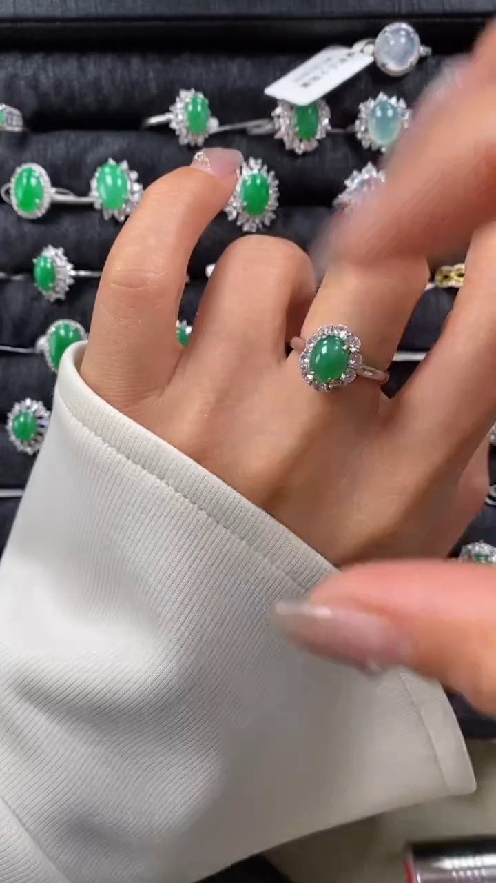 【闪购商品】翡翠戒指银S925镶嵌8260