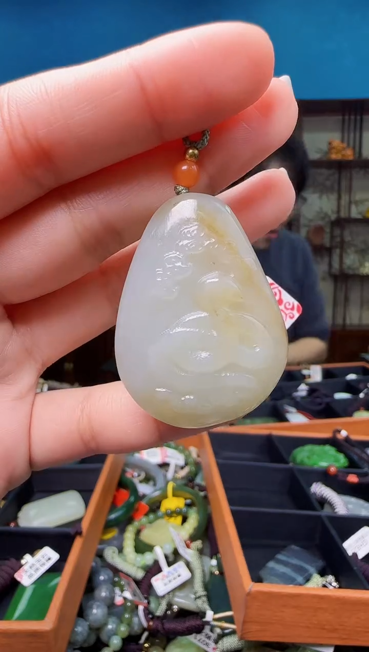 颈饰未镶嵌和田玉1