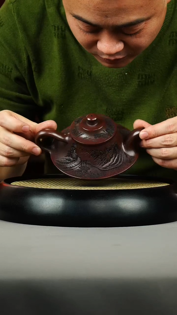 茶壶紫砂古红泥 云炉 刻绘长城
