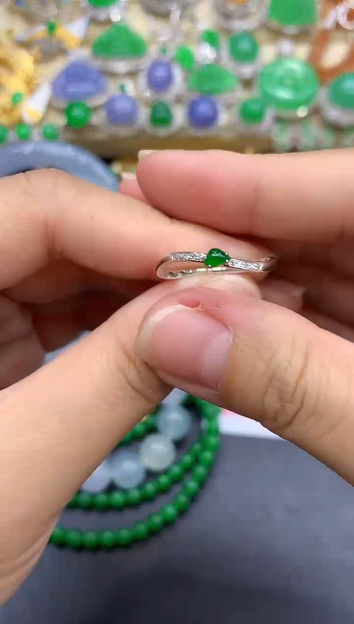 18K金镶嵌戒指翡翠321-中国好珍宝