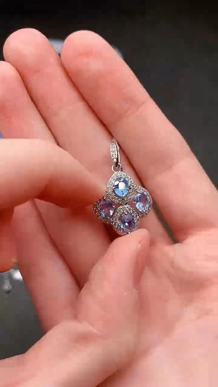 【闪购商品】海蓝宝石颈饰银S925镶嵌........