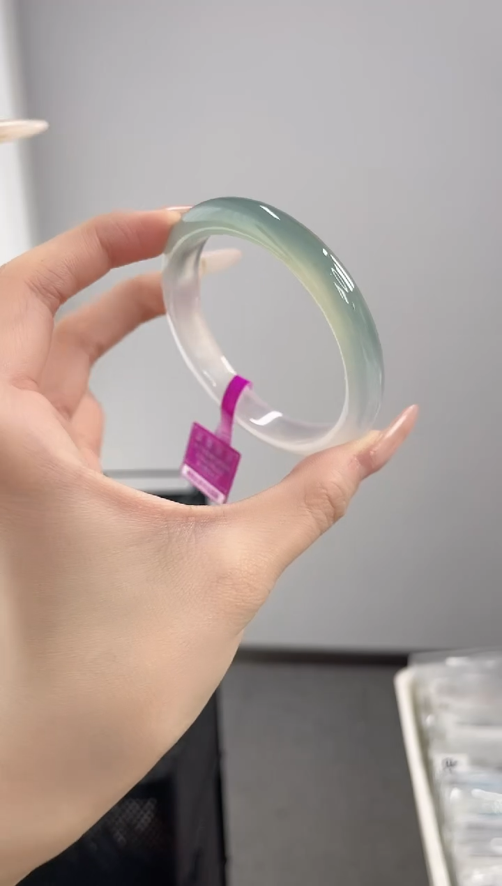 【闪购商品】玛瑙/玉髓手镯未镶嵌59-60圈