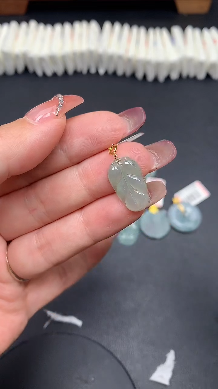 翡翠18K金镶嵌吊坠(不含链)MS160943