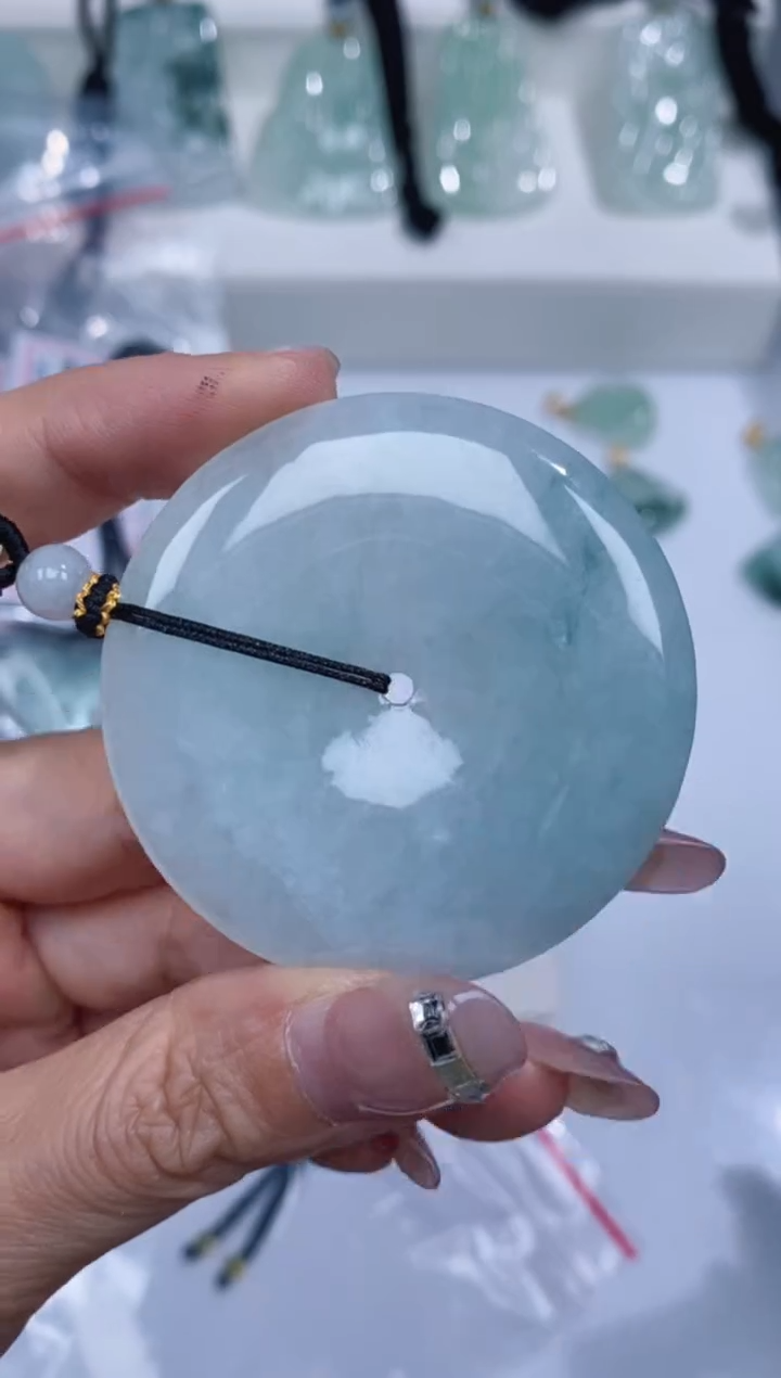 颈饰未镶嵌翡翠吊坠