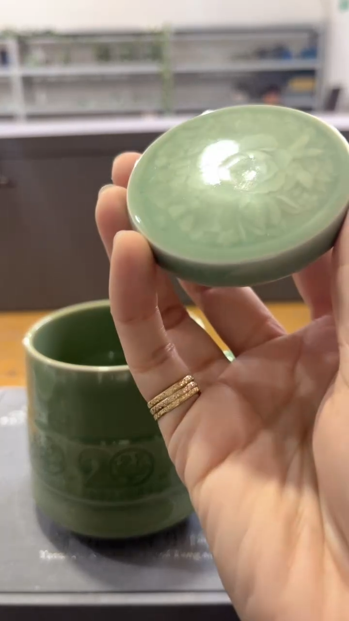 瓷片小*心瑕疵处理 百花茶叶罐【盖子】一个