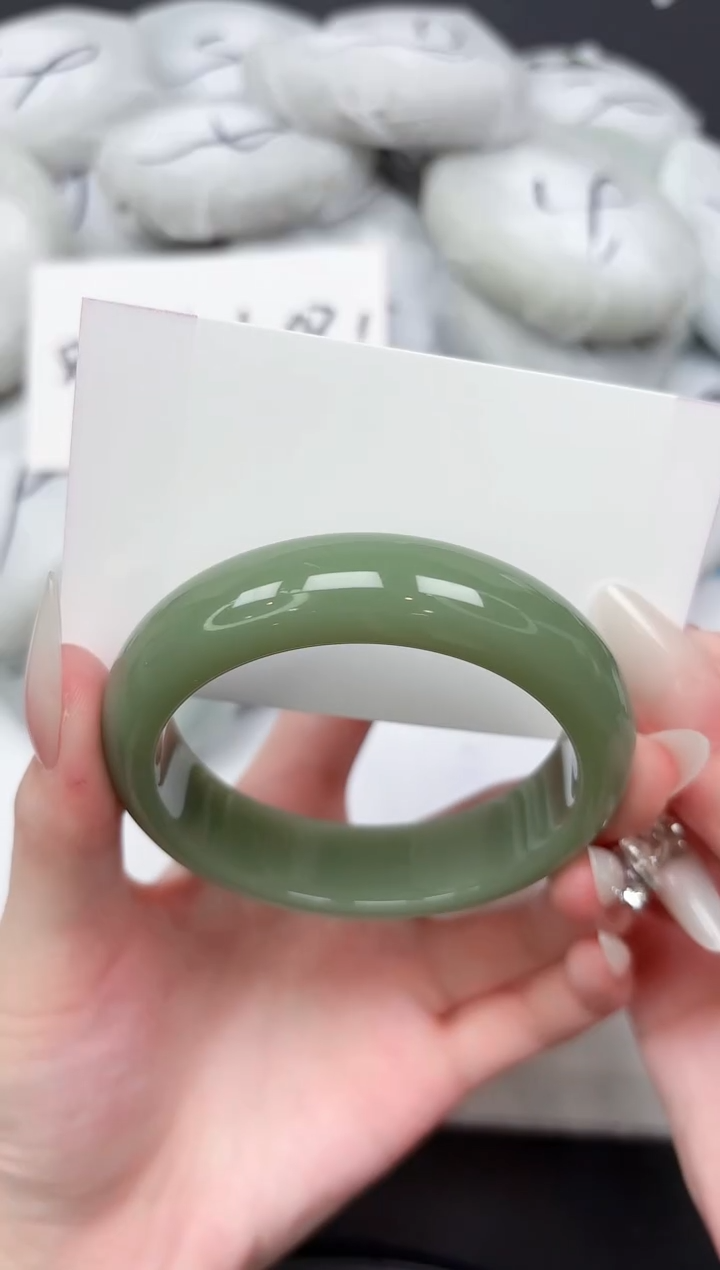 未镶嵌手镯石英质玉36-+56.3