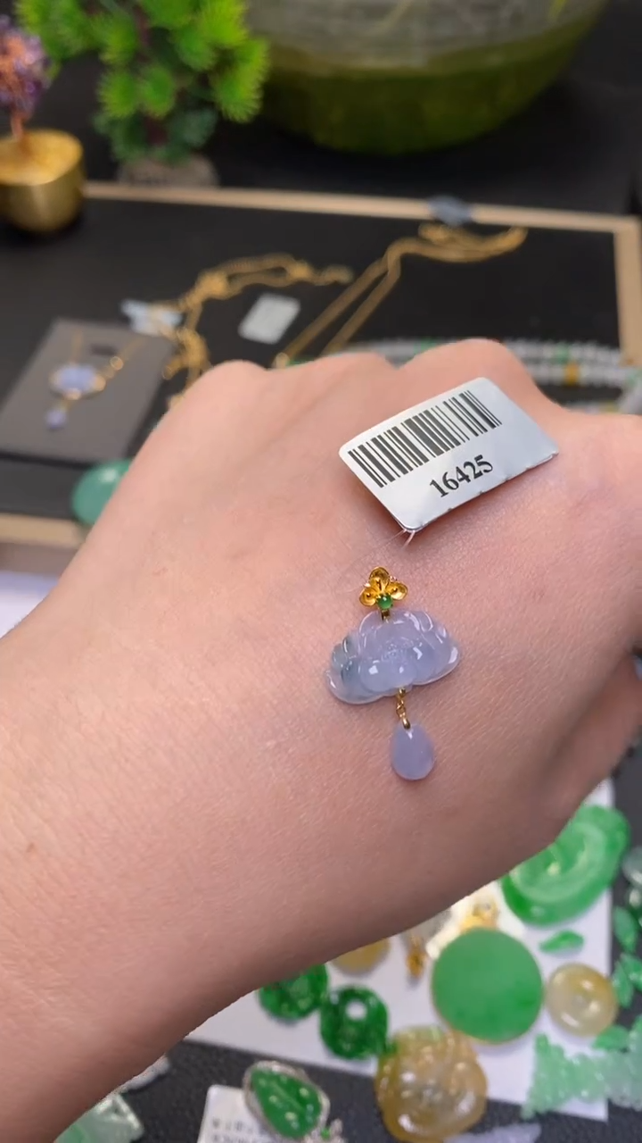 颈饰18K金镶嵌翡翠净货35476