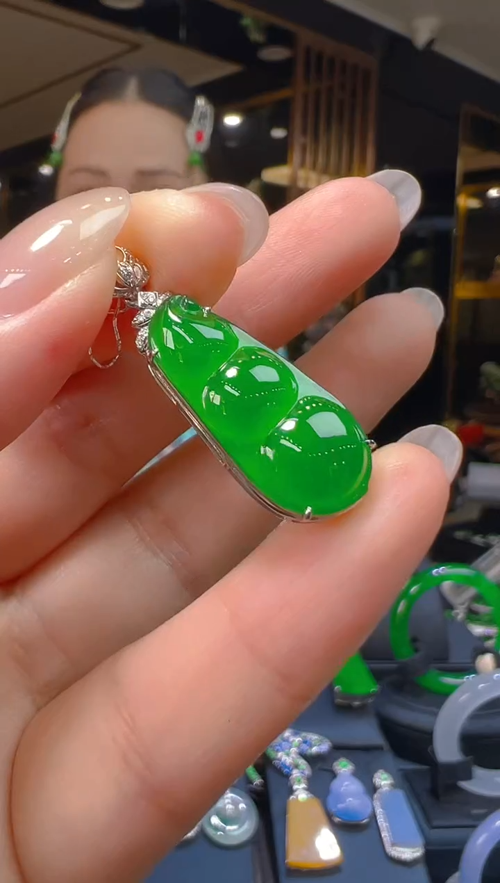 吊坠(赠链)18K金镶嵌翡翠037 