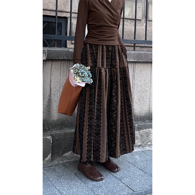 复古雪花荣绣蕾丝拼接黑色气质半身裙长款秋冬显瘦遮跨A字版伞裙