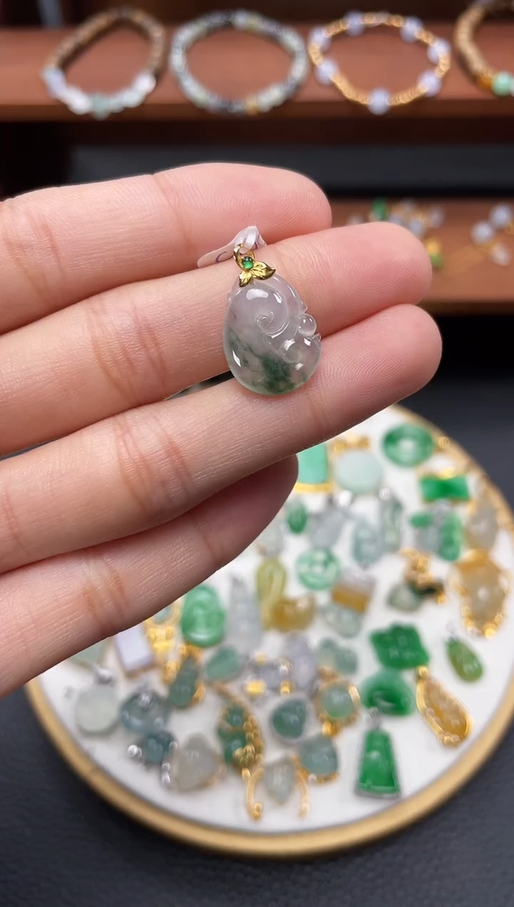 【闪购商品】翡翠吊坠(不含链)18K金镶嵌一个   JK673