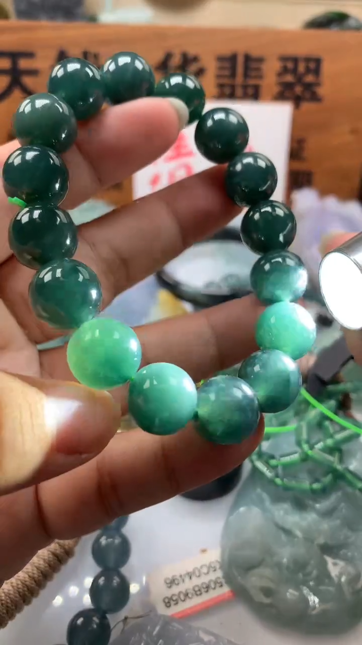 【闪购商品】翡翠颈饰未镶嵌保真天然A货翡翠