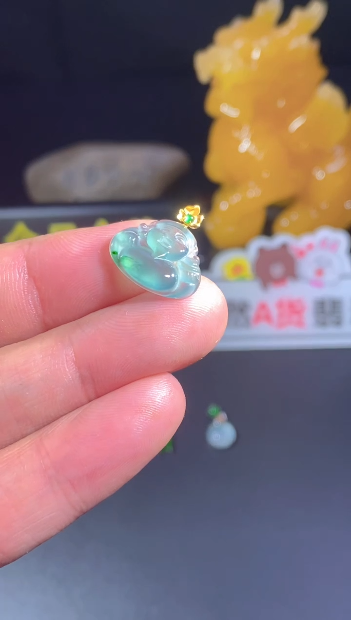 翡翠18K金镶嵌颈饰   