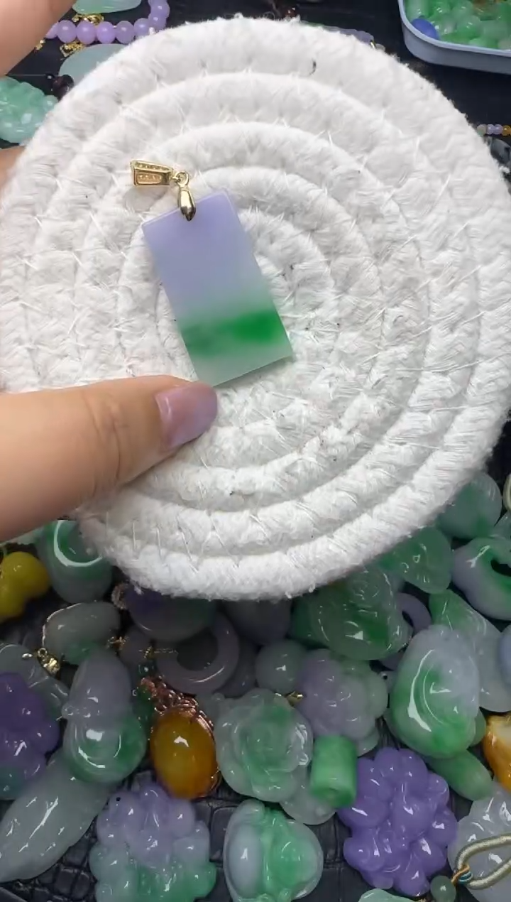 颈饰未镶嵌翡翠缅甸翡翠吊坠