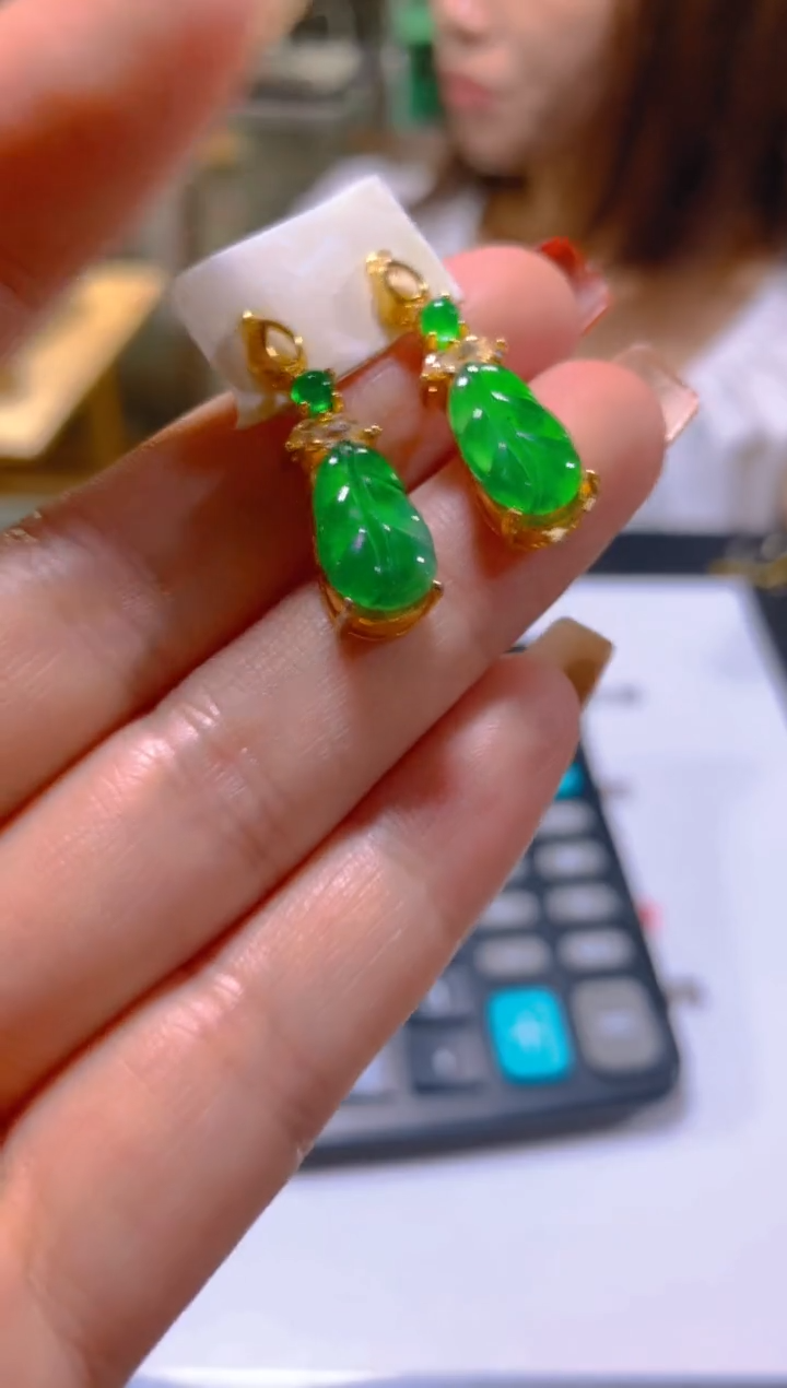未镶嵌翡翠耳饰多样性发一