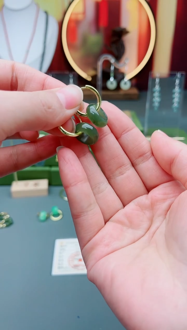 未镶嵌和田玉耳饰3190000