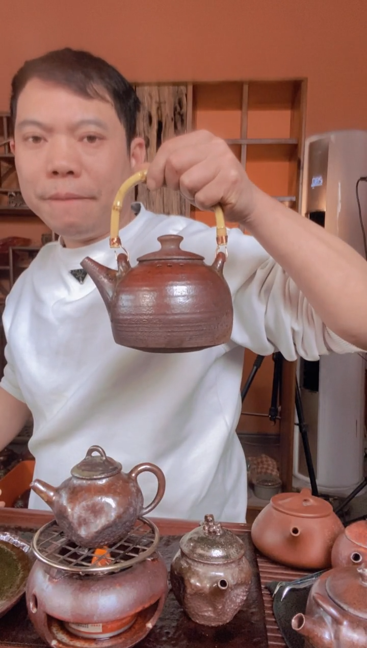 【闪购商品】紫砂全手工大底提梁壶