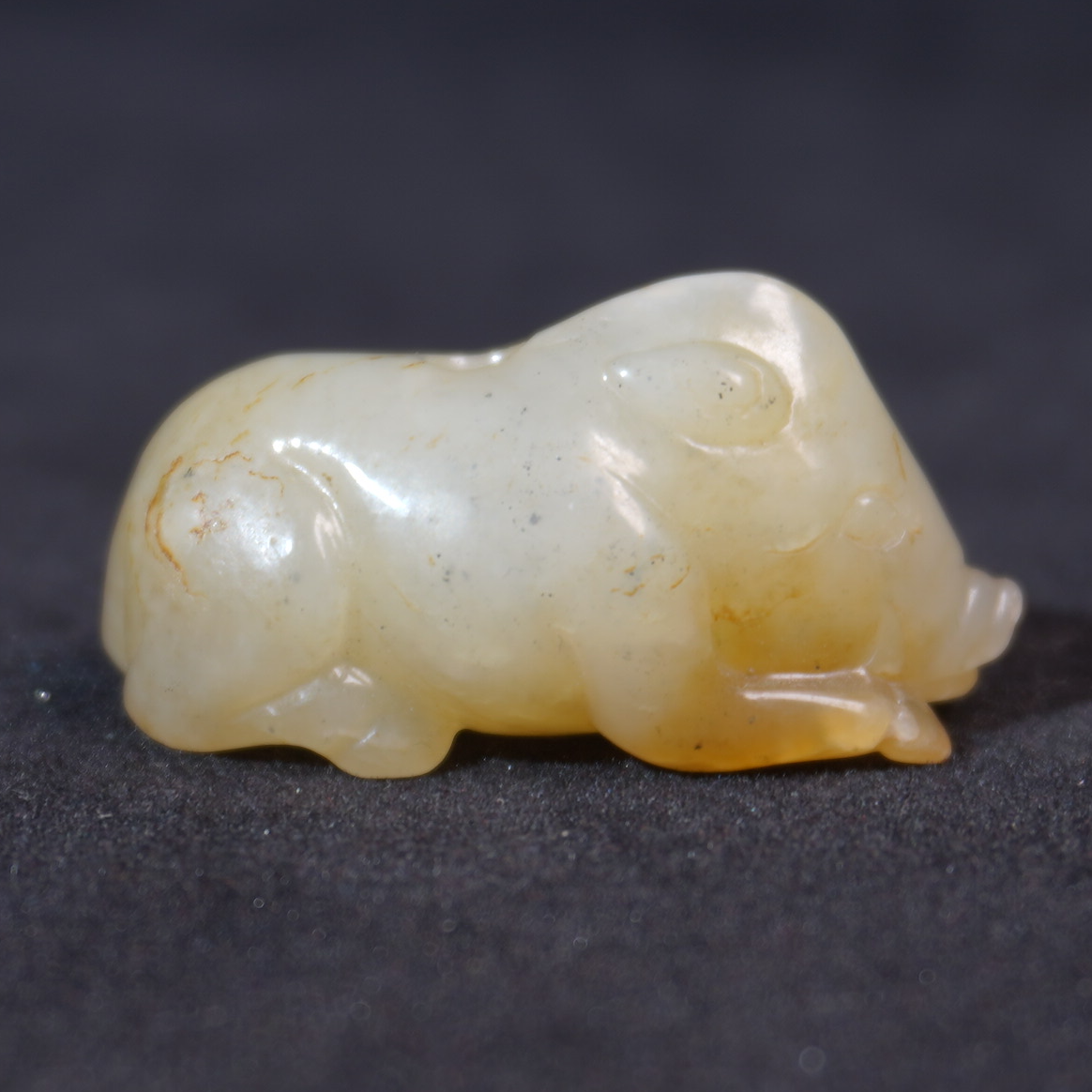 15YQ36 清 和田玉玉猪