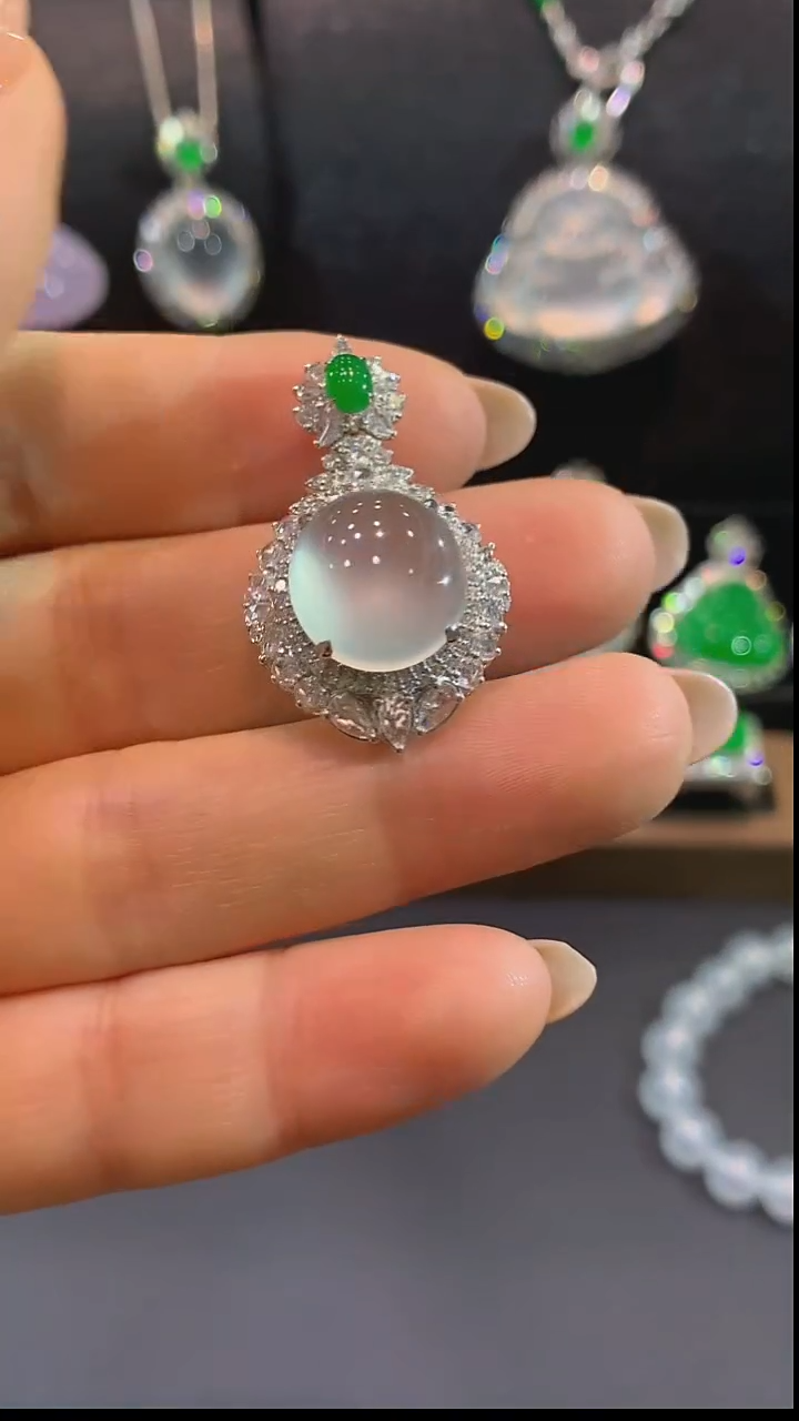 吊坠(不含链)18K金镶嵌翡翠吊坠