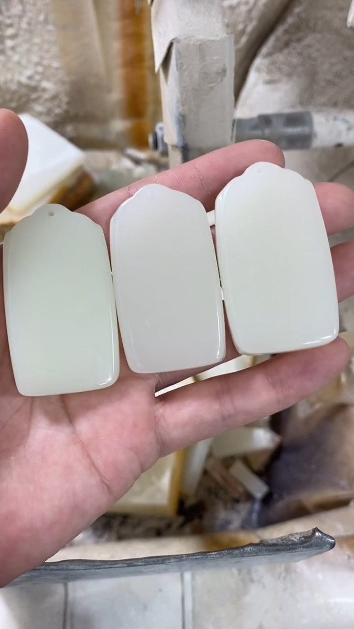 新款30MM×50MM左右牌子牌头