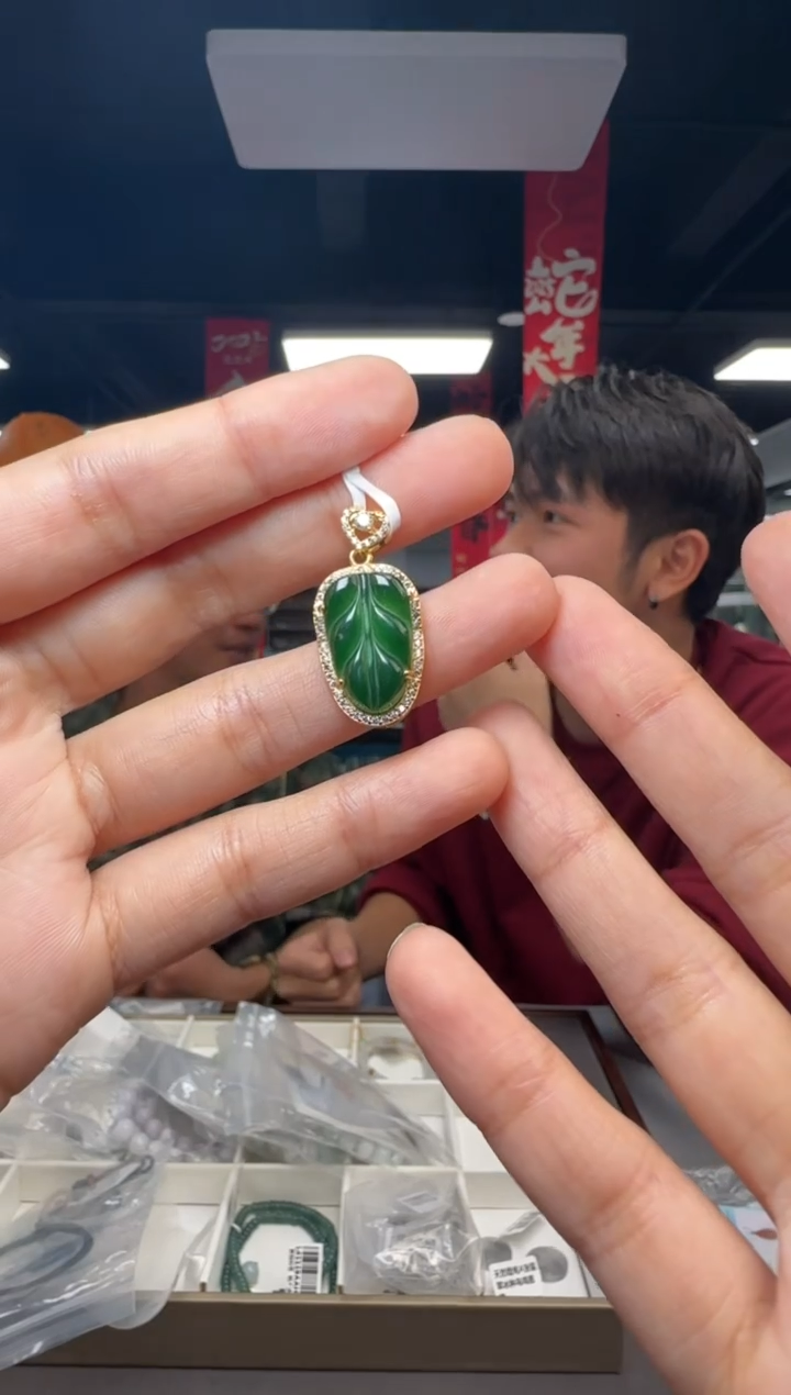 【闪购商品】翡翠吊坠(不含链)银S925镶嵌翡翠吊坠