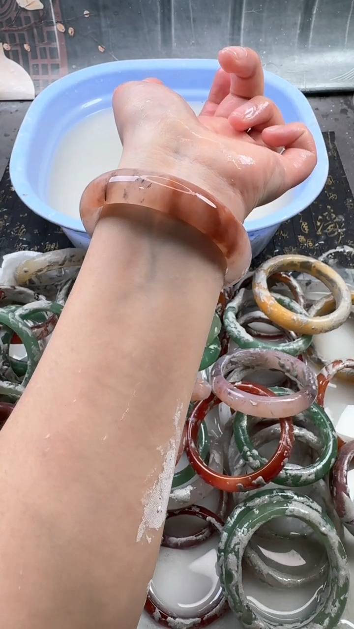 【闪购商品】石英质玉手镯未镶嵌51 6162