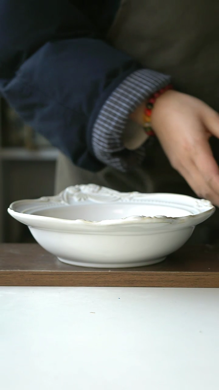 【闪购商品】陶瓷微瑕麦穗浮雕26cm汤碗@4-2@