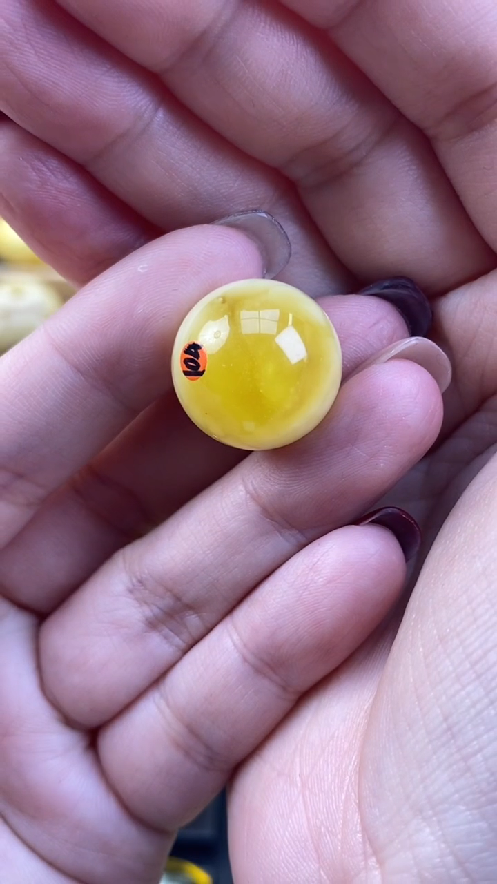 【闪购商品】琥珀裸石未镶嵌月.22