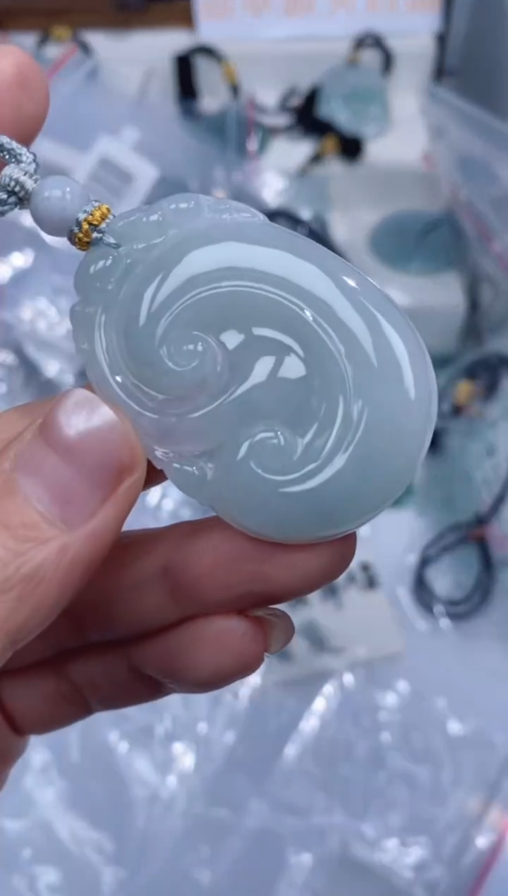 颈饰未镶嵌翡翠吊坠