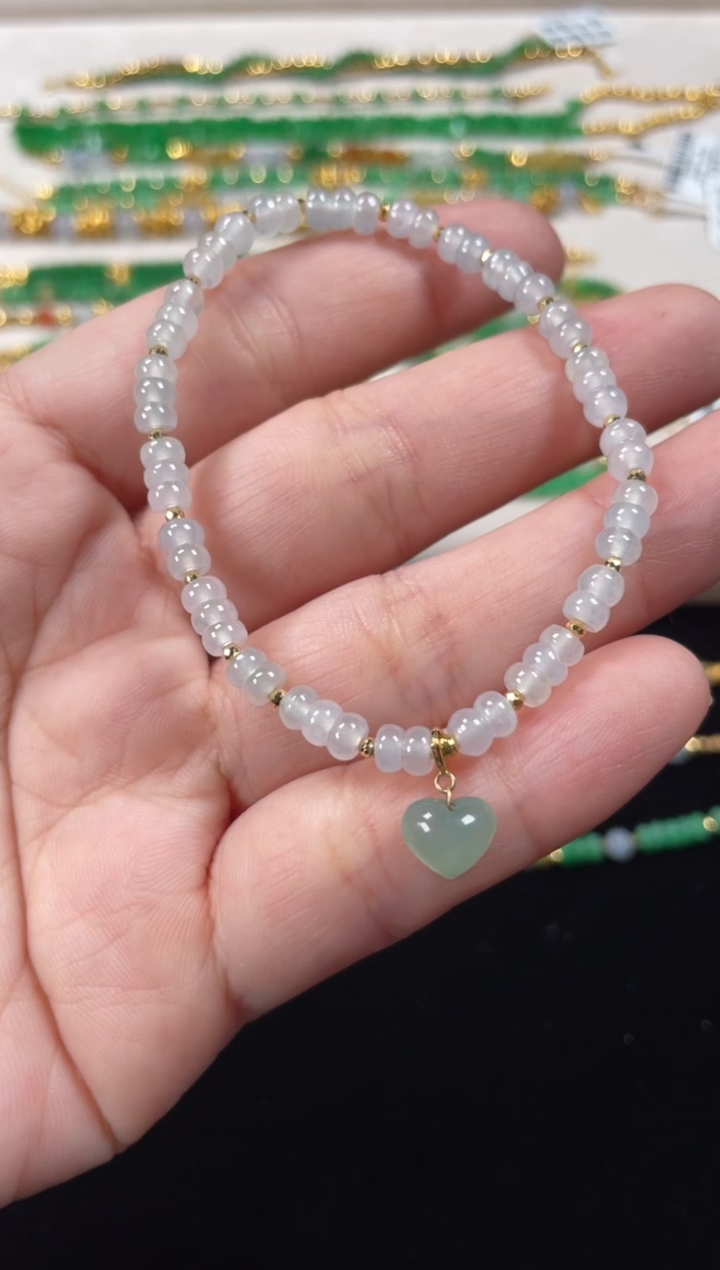 18K金镶嵌手串翡翠一条  P265