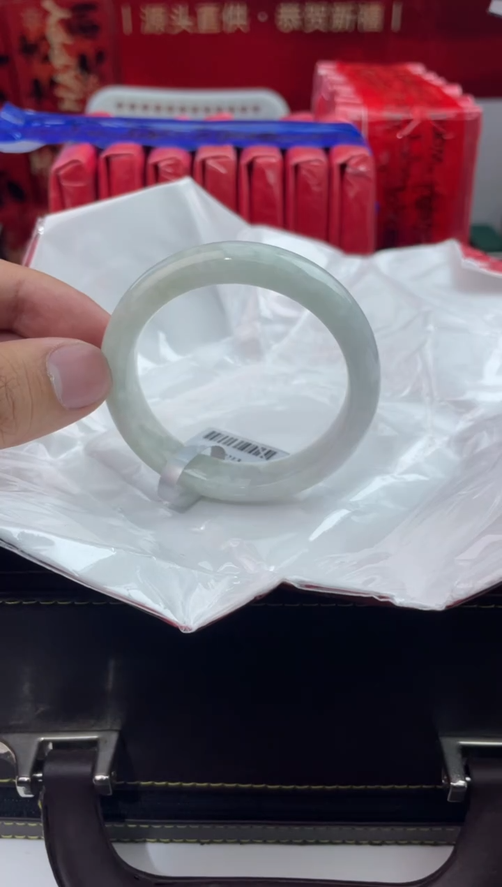 【闪购商品】翡翠手镯未镶嵌3翡翠手镯（微瑕）