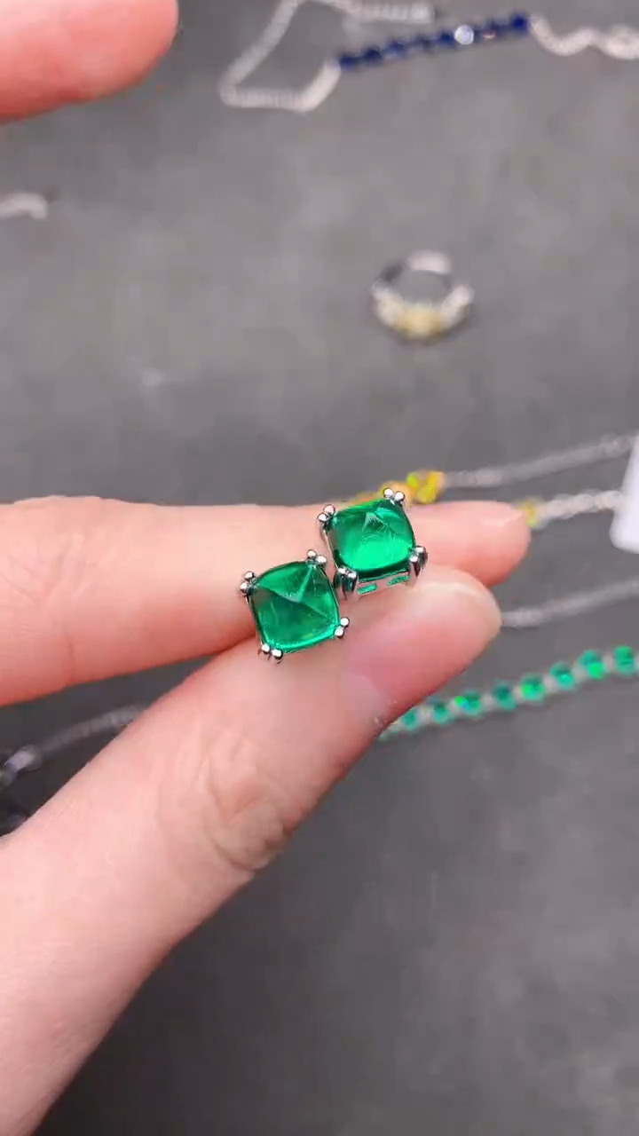 【闪购商品】祖母绿耳饰银S925镶嵌.......