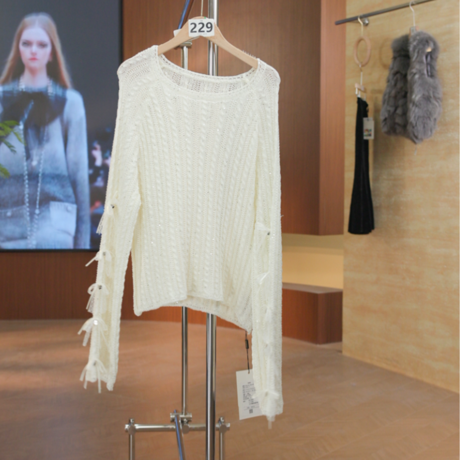 831-6301杏色 气质长袖针织衫时尚露肩设计感显瘦休闲百搭